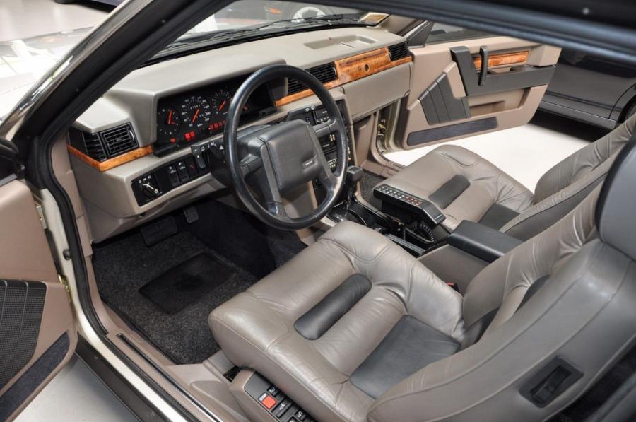 Интерьер Volvo 780 Coupe 1985 года  (фото 33 из 62)